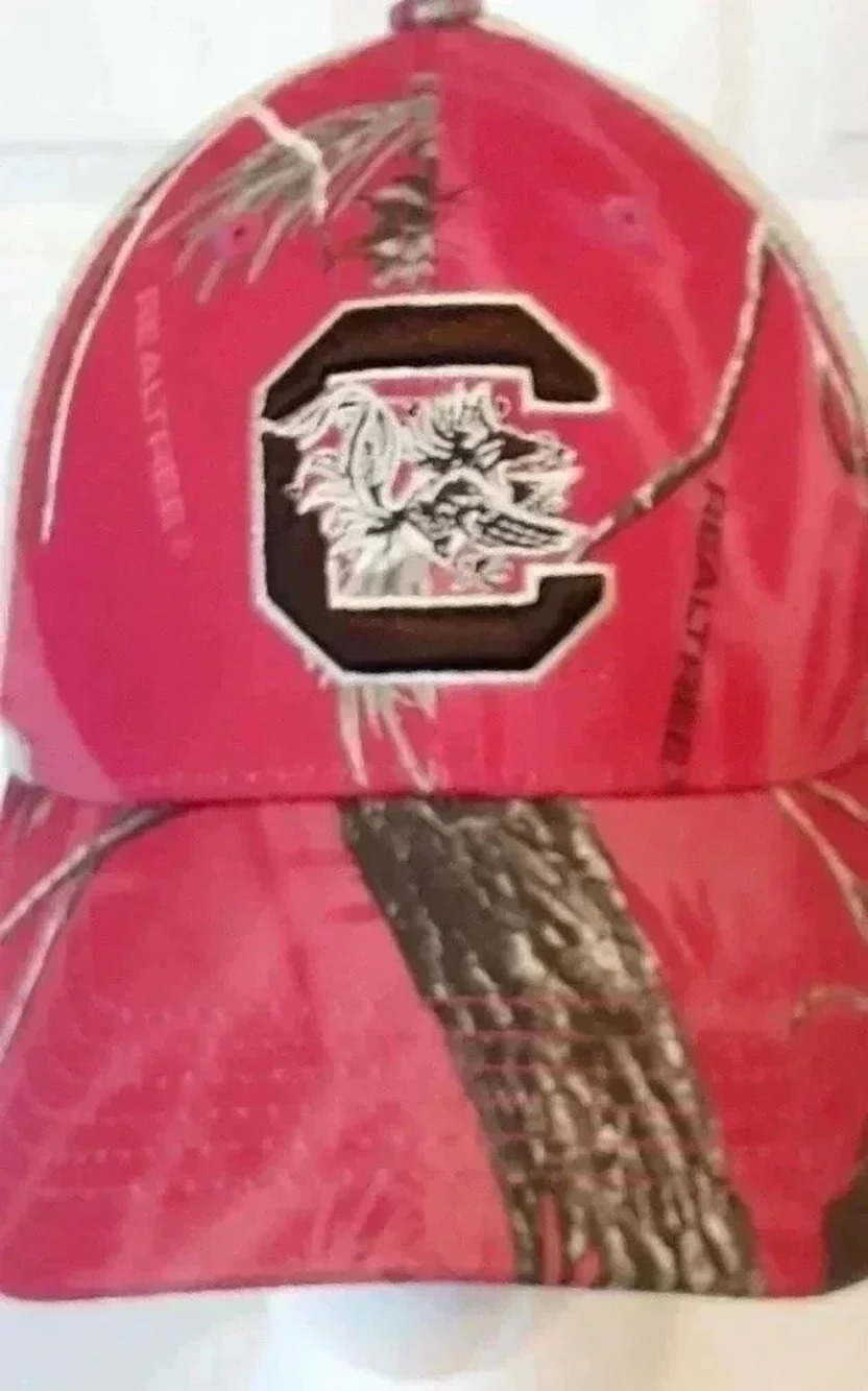 Carolina Gamecocks cap EUC by top of the world